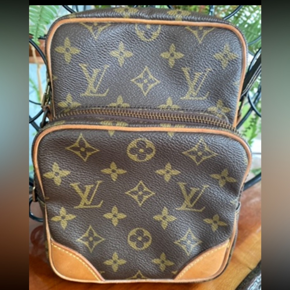 Louis Vuitton Amazone Shoulder/Crossbody Bag